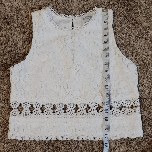 White top - Picture 9 of 9